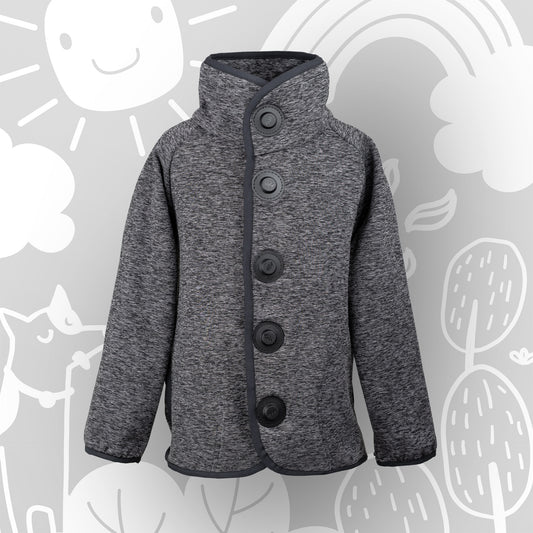 Dunkelgrauer Kinderpullover mit Magnetknöpfen – Frontansicht auf hellem Hintergrund