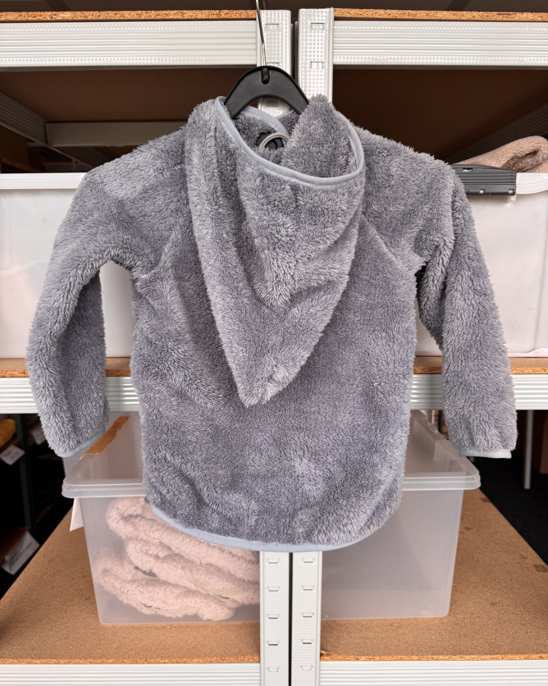 B-Ware- Kuscheljacke ohne Druckknöpfe an Ärmeln