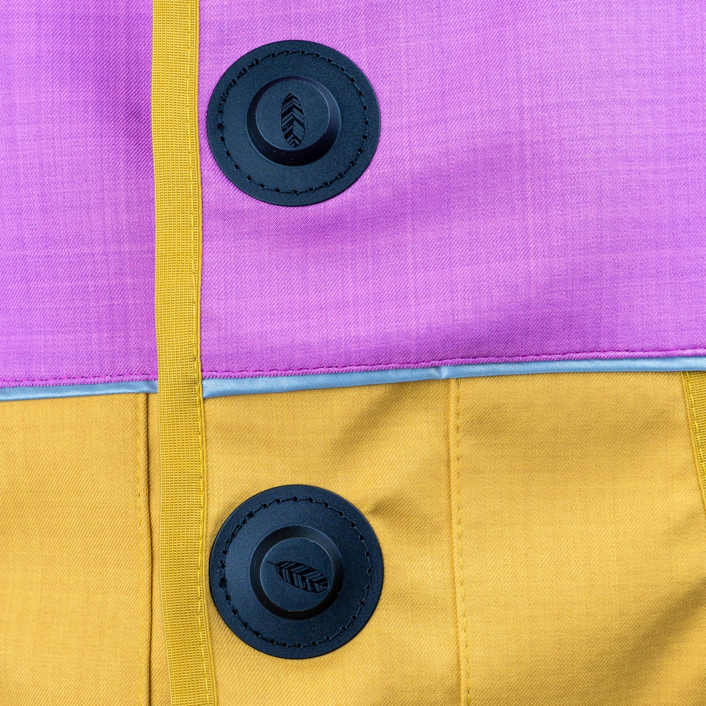 Magnetische Wetterhelden Kinderjacke „Tulpe“ – Detail der magnetischen Knöpfe