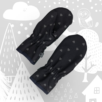 Softshell mittens with reflective hearts